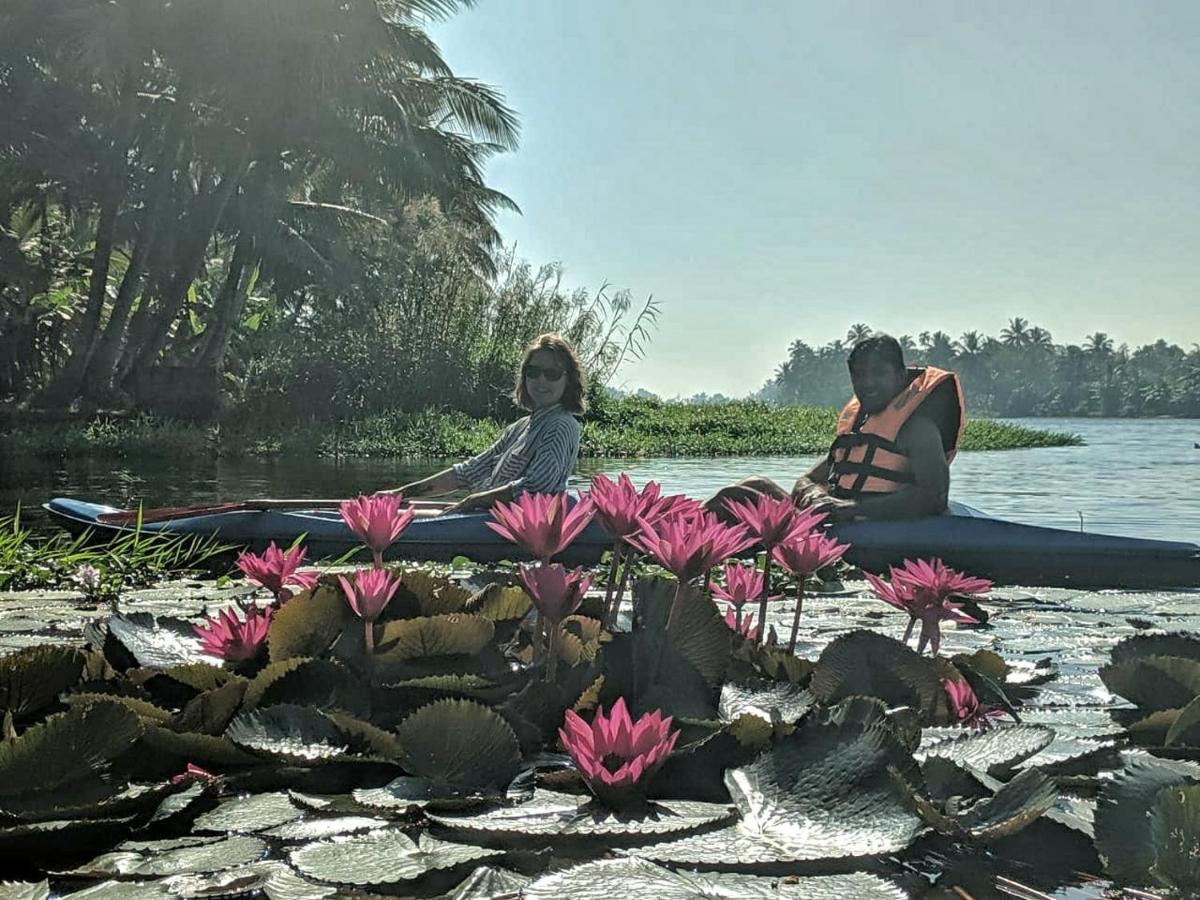 Sunsets And Palm Trees Bed & Breakfast Alappuzha Dış mekan fotoğraf